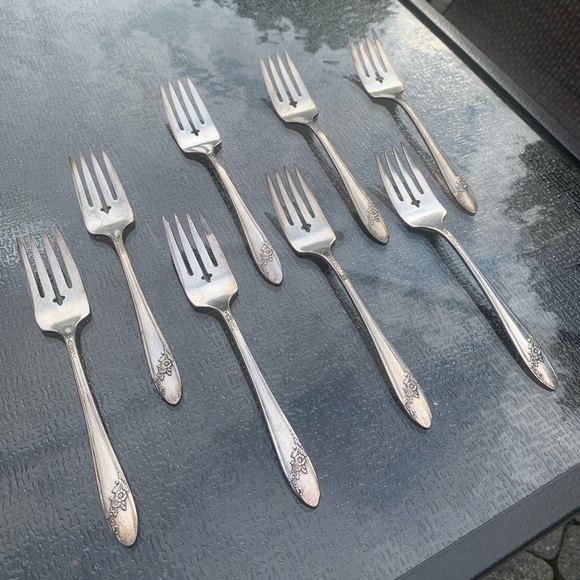 Tudor Plate Oneida Community Other - Set of 8 Vintage Silver Salad Forks